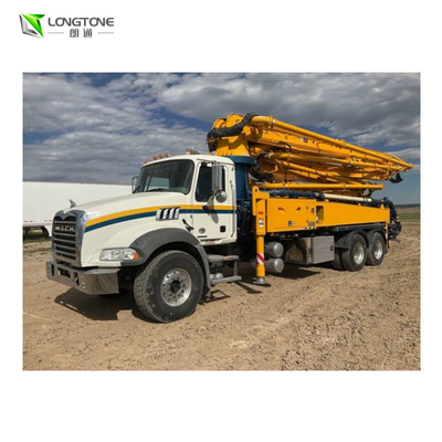 Bomba concreta usada del camión 25T con Max. Delivery M Oil Tank Capacity 320L de Height 24 - 36